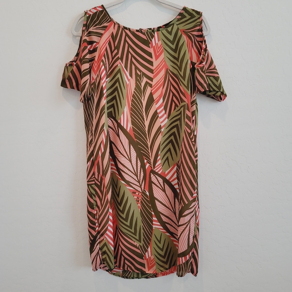 C Cold Shoulder Plant Print Dress Size Small - Picture 10 of 15